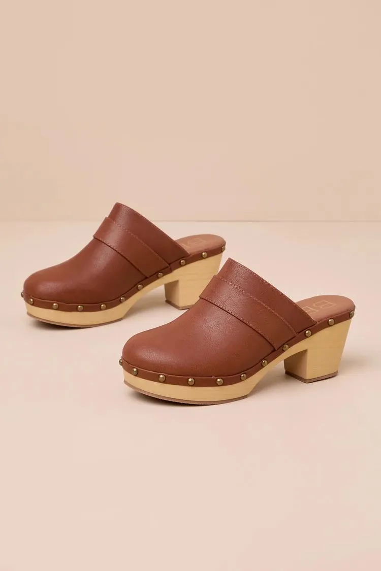 Beach By Matisse Maverick Platform Clog | Cognac Studded