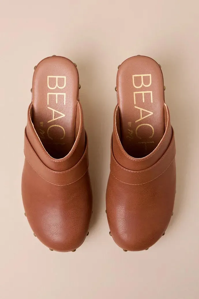 Beach By Matisse Maverick Platform Clog | Cognac Studded